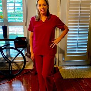 Figs size medium 7 pocket scrubs